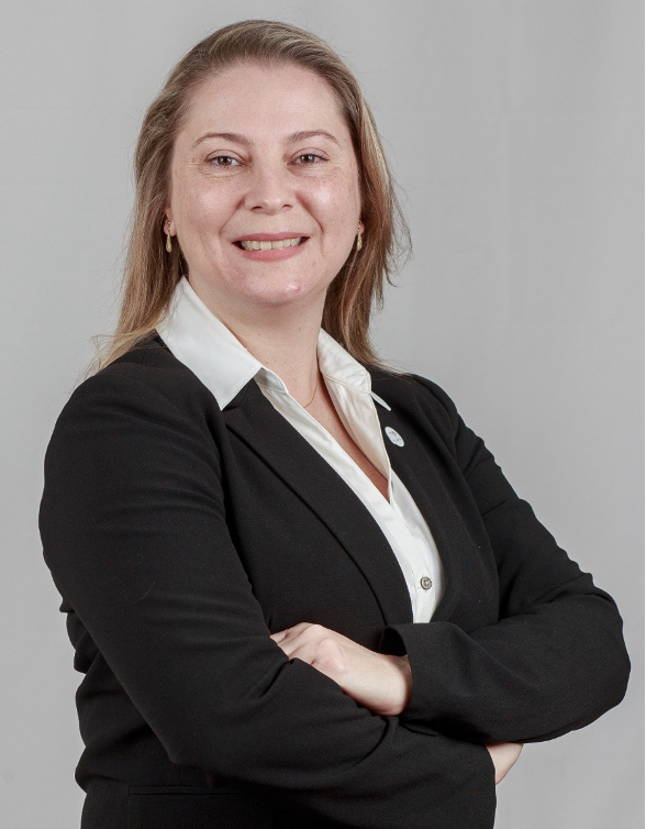 Foto de Cristina Muller Destro, professor(a) de Direito